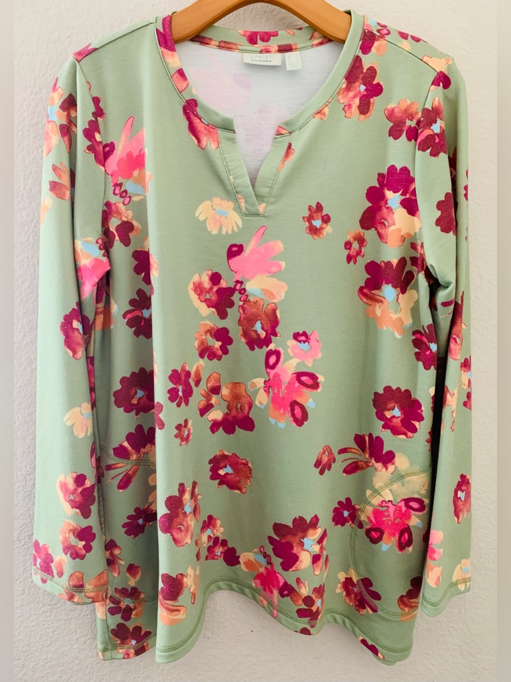LOGO Lounge Green Floral Long-Sleeve V-Neck Women's Top